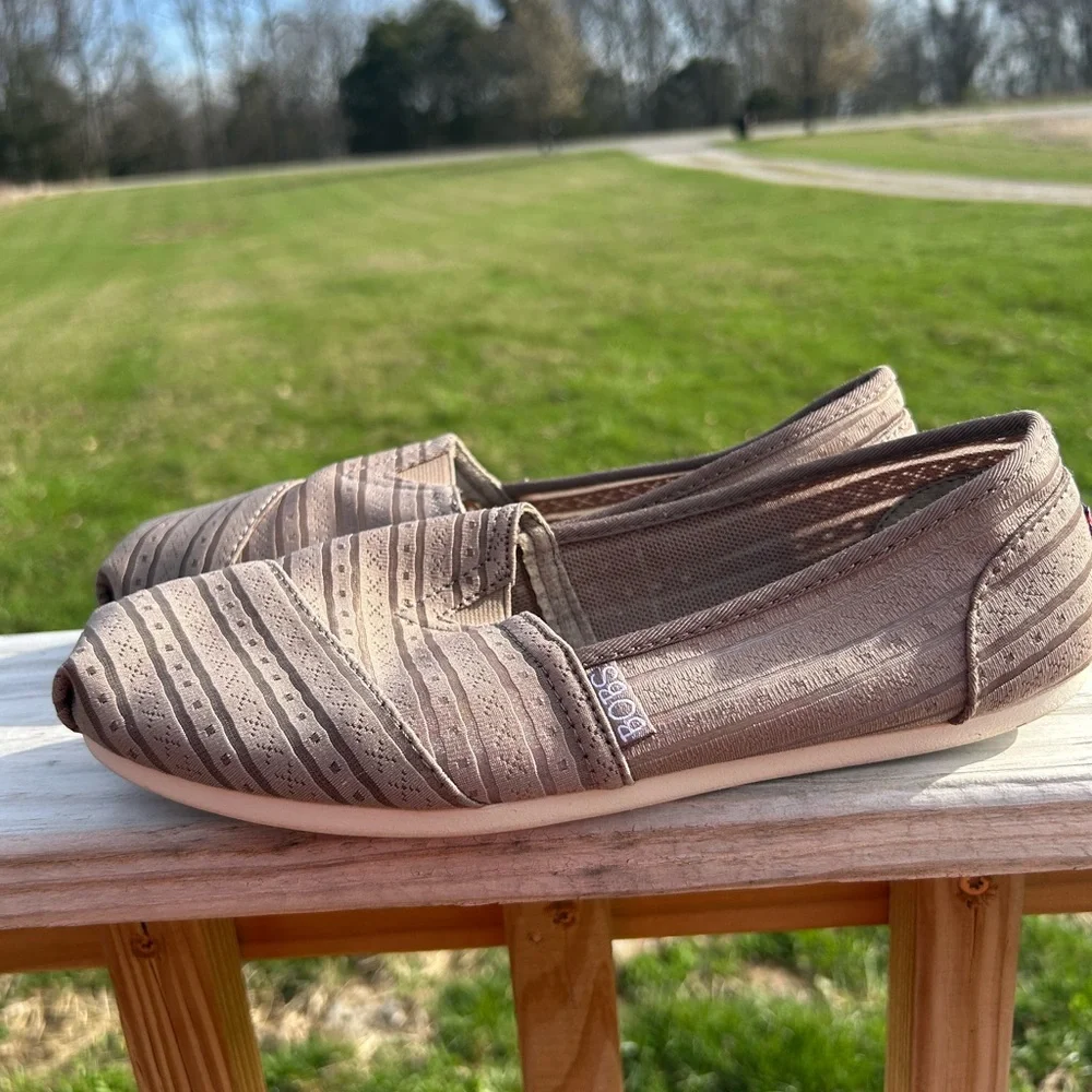Bobs By Skechers Women Sz 9 M Brown Nude Flat Fabric Shoes Comfort Shoe - Picture 3 of 11